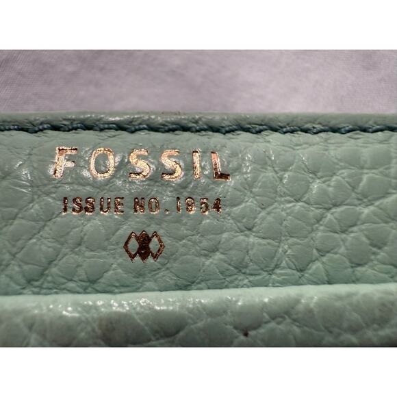 Fossil Light Green Pebbled Card Wallet - Picture 3 of 11